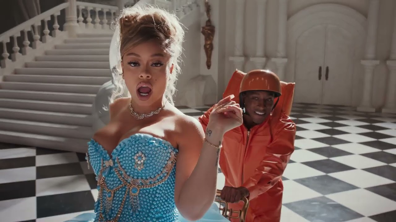 Christina Aguilera e Latto nella campagna musicale globale di Just Eat