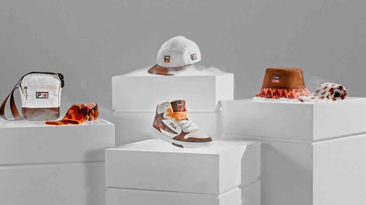 Brand Extension: Perché le Grandi Marche Creano Sneakers e Prodotti di Culto