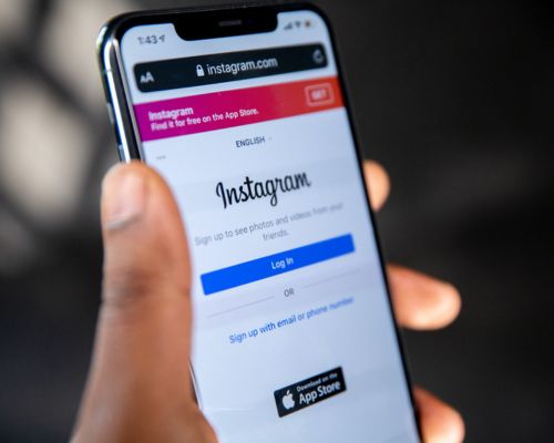 Immagine di copertina per l'articolo: Instagram Introduce Temi per le Chat con IA