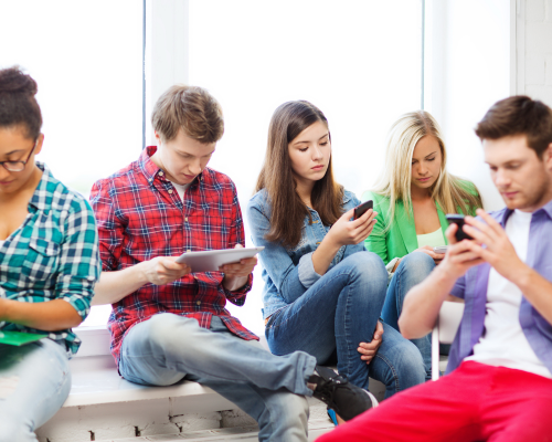 L’Ascesa dei Social Media: Un Fenomeno Globale