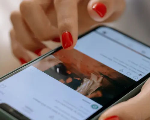 Immagine di copertina per l'articolo: Da Zero a Virale: Come Creare il Post Instagram Perfetto (Passo dopo Passo)